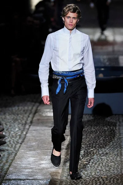 Look 33